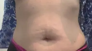 Wo willst du mich ficken? Ich trage ein wunderschönes Kleid und bin auf einer öffentlichen WC