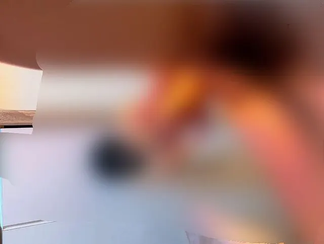 Ich griff nach meinem Spielzeug und ließ es einfach passieren
