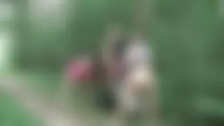 Zu viert im Wald gepoppt