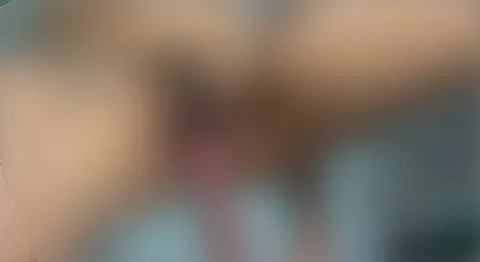 Es scheint, dass ich endlich mit einem Schwanz im Inneren pinkeln konnte