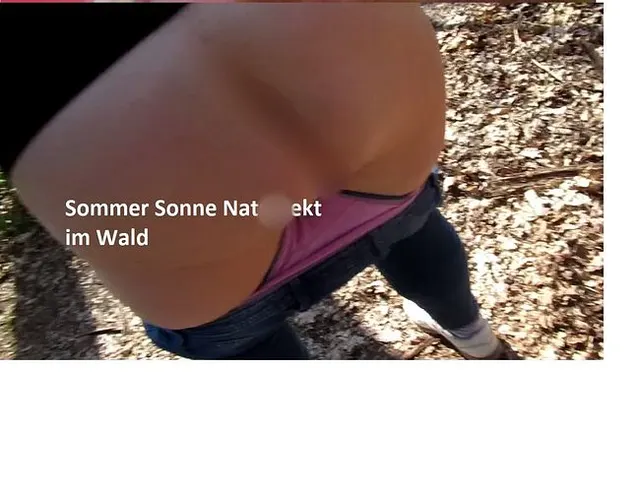 Im Wald beim Pissen gefilmt mit pinkem Schlüpfer