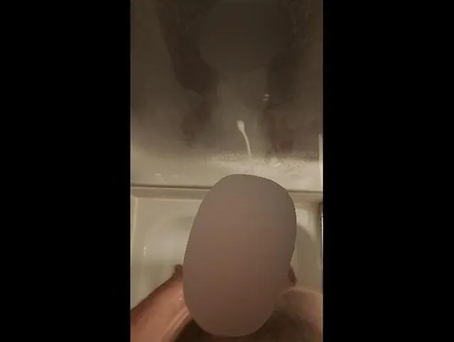 Abspritzen unter der Dusche