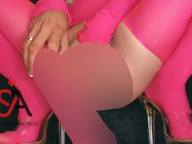 Pink Body, pink Dildo, pink Pussy! Sunny - Sehnsucht in Pink! Jetzt wird der XXL Dildo geil gefickt!