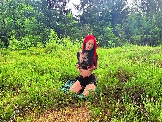 Orgasmus bei Regenwetter im Wald! Ich liebe Outdoor ;)