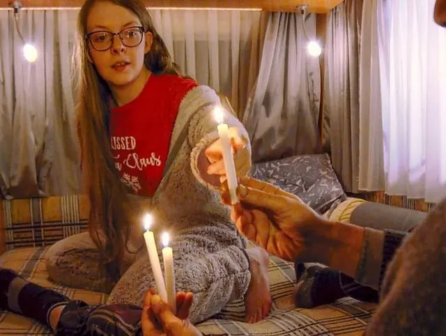 Tabu-Weihnachts-Trailer-Trash – UnicornDisney.