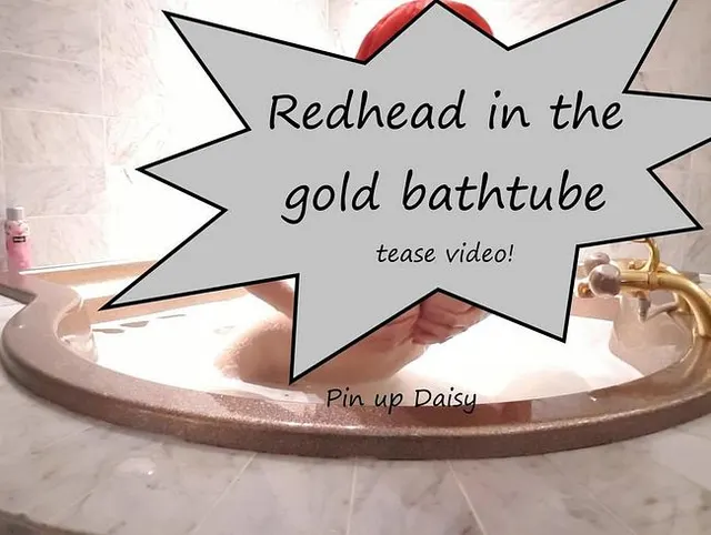Schönheit im Wasser...rothaariges Goldbad