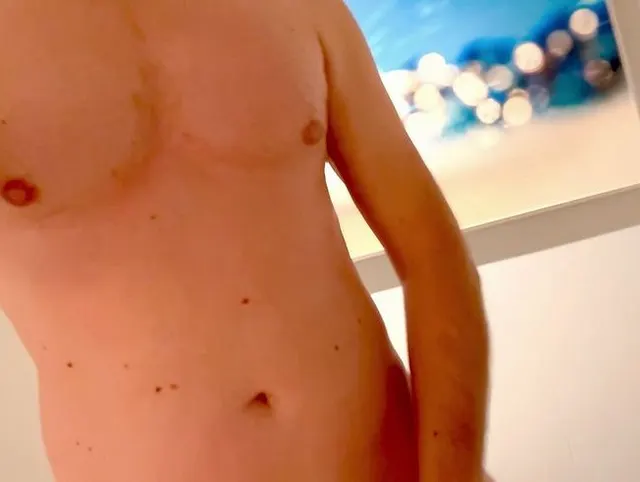 Schwanz Parade: ganz dicht vor der MDH Cam wie ich 3x mein Bi Boy Schwanz ab & spritze 3x in die Cam