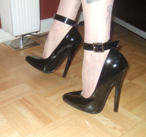 Neue EXTREM High Heels vom User geschenkt bekommen