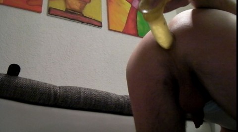 Erst der Plug, dann der geile Dildo!