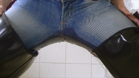 Wattgummistiefel, Raincoat, Jeans und Pisse - Perfekt!