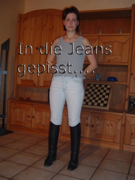 Genußvoll in die Jeans gepisst...