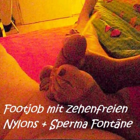 Footjob Deluxe mit zehenfreien Nylons und XXL Cumshot