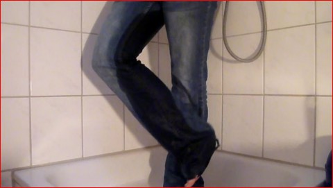 In die Jeans gepisst