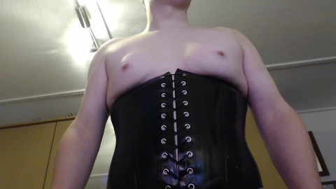 Mein neues Latex-Korsett macht mich geil