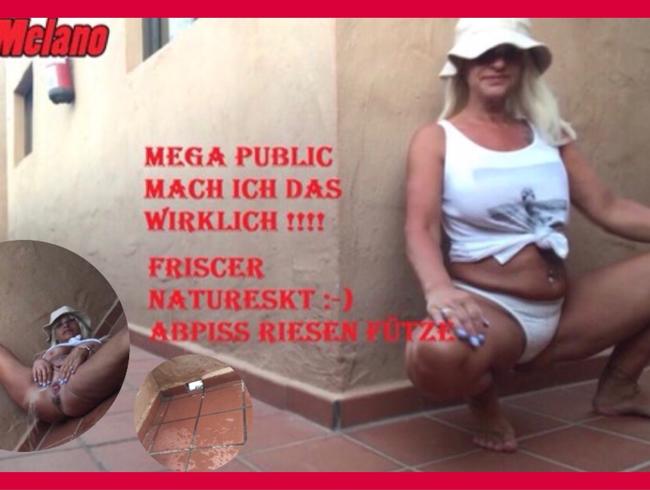 Piss-Fotze es gibt frische Natursekt :-) PUBLIC